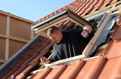 Pose de fenêtres de toit Velux à Écauville